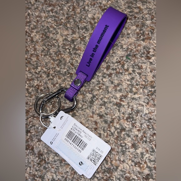 Lululemon purple silicone key chain - Picture 3 of 3